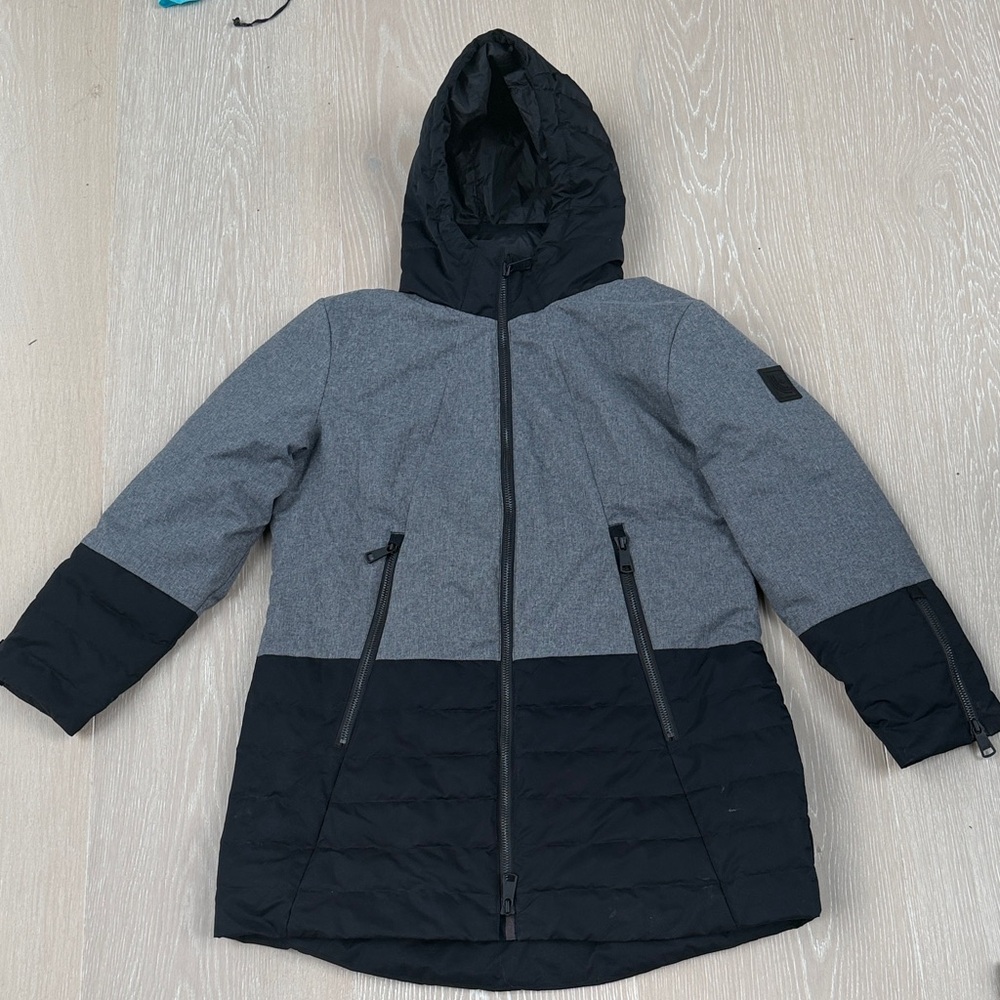 Lole woman’s  Black and Gray Puffer Jacket